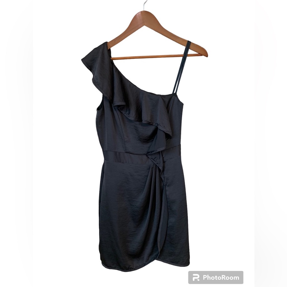 BCBGeneration Charcoal Gray Satin One Shoulder‎ Ruffle Cocktail Dress KYI6O495